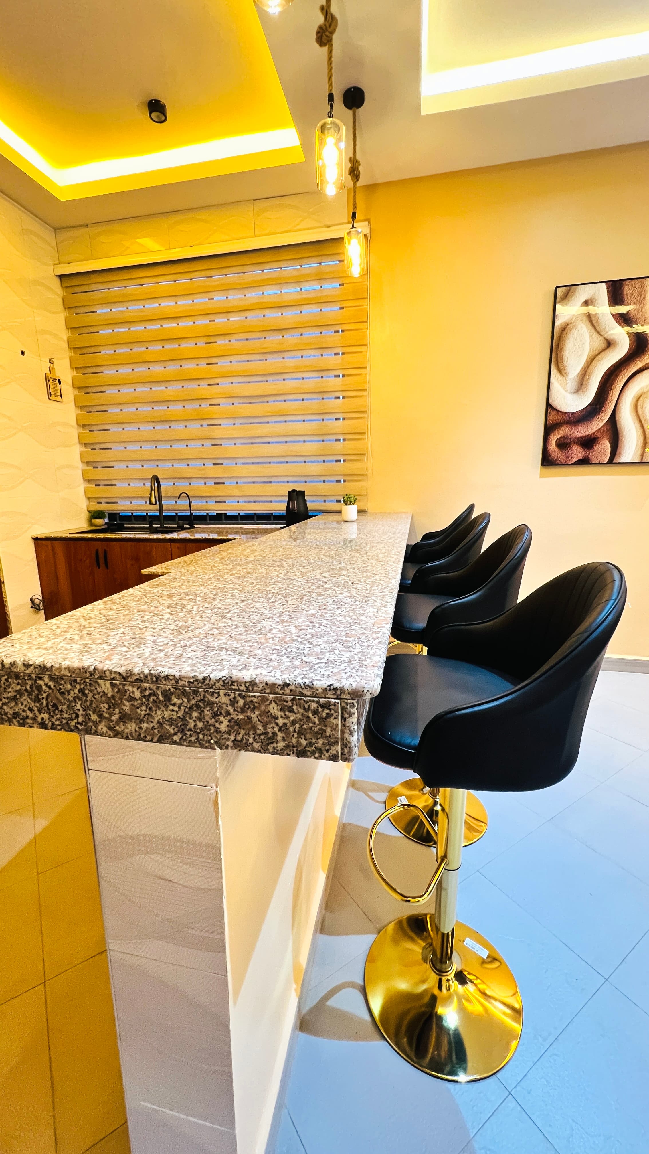 Granite Breakfast Bar & Barstools